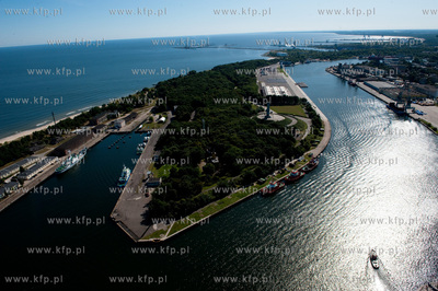 Westerplatte, oraz wejscie do Portu Gdansk, widziane...