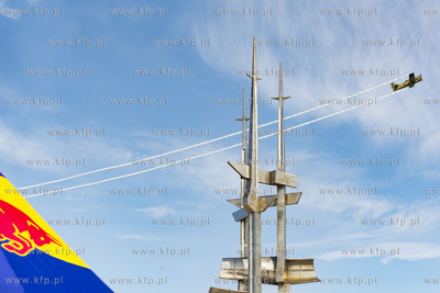 Red Bull Konkurs Lotów w Gdyni. Nz. T-28B „Trojan”...