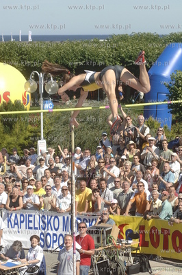 Molo w Sopocie - konkurs skokow "Tyczka na molo" ....