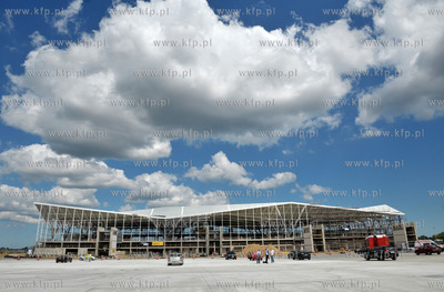 Uroczystosc zawieszenia wiechy nad nowo budowanym terminalem...