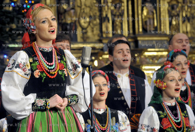 Koncert koled w wykonaniu zespolu Mazowsze w kosciele...