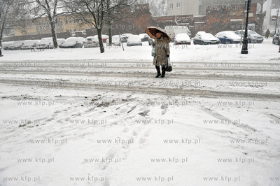 Zima na ulicach Gdanska Przejscie dla pieszcyh na rogu...