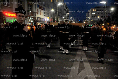 Droga Krzyzowa na ul. Swietojanskiej w Gdyni. 11.04.2014...