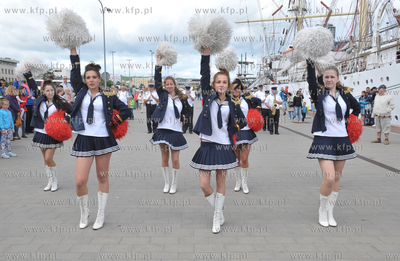 Uroczystosc wmurowania tablicy z wycieczkowcem Mein...