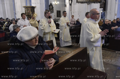 Gdańsk. Bazylika Mariaka. Msza rezurekcyjna koncelebrowana...