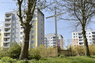 Gdańsk Brętowo, Niedżwiednik. Krzyż na ul. Góralskiej....