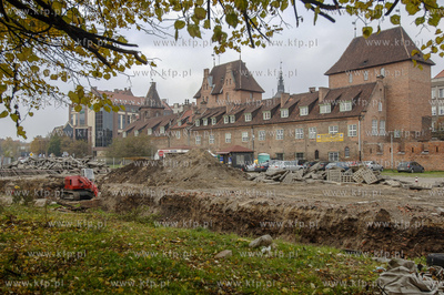 Gdańsk. Budowa Gdańskiego Teatru Szekspirowskiego...
