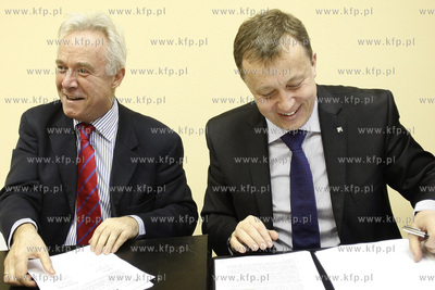 Gdansk. Podpisanie umowy pomiedzy GdanskimTeatrem Szekspirowskim...