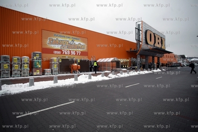 Centrum Handlowe Matarnia. Sklep OBI. 26.01.2012 fot....