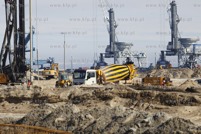 Uroczystosc wmurowania kamienia wegielnego pod budowe...