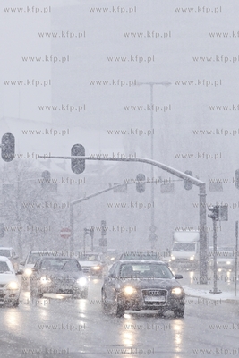 Gdansk. Aleja Zwyciestwa.Trudne warunki drogowe spowodowane...