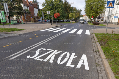 Przejście dla pieszych na Podwalu Staromiejskim z...