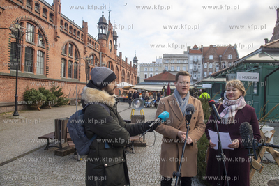 Hala Targowa w Gdańsku. Konferencja radnych PiS, Przemysława...