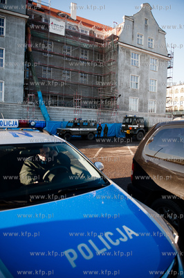 Gdansk. Saperzy wywoza pocisk mozdziezowy znaleziony...