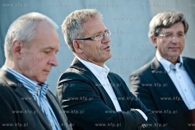 Gdansk. Konferencja prasowa orazz uroczyste zawieszenie...