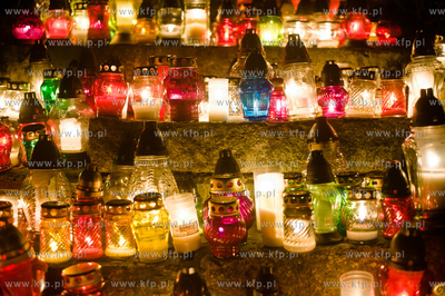 Gdansk. Cmentarz komunalny Sw. Franciszka. Swieto Zmarlych.
01.11.2013
fot....