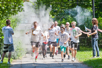 Gdansk. Park Akademicki. Color Run bedacy czescia Color...