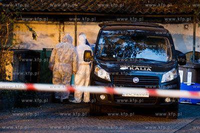 Gdansk. Podworze kamienicy przy ul. Dlugi Targ. Odnalezienie...