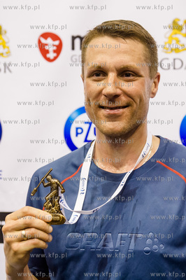 Zawodnicy na trasie I PZU Gdansk Maraton.
Nz Piotr...