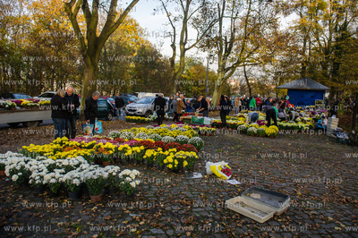 Gdansk. Cmentarz Garnizonowy. Dzien Wszystkich Swietych.
Nz...