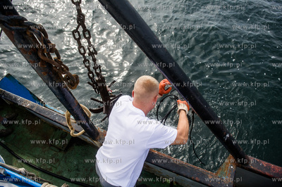 Morze Bałtyckie. Rybacy z Władysławowa, z kutra...
