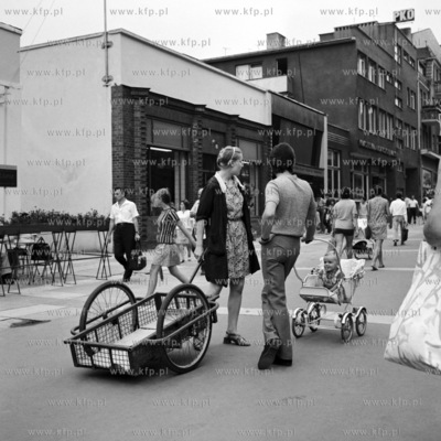 Ulica Obrońców Monte Cassino w Sopocie.
08.1971
0000542z_sierpien1971
Fot....