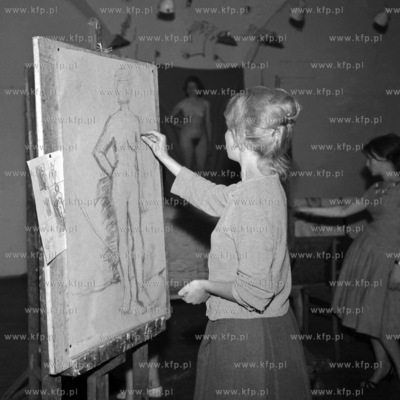 Zajęcia z malarstwa w PWSSP w Gdańsku. (lata60).
1965
0005402z_pwssp
Fot....