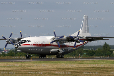 Gdansk, Rebiechowo. Nz. Antonov An-12BP linii Meridian...
