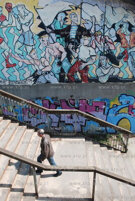 Murales czyli wielkoformatowe malowidla na sciane uwiecznione...