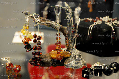 Amberif 2010. 17. Miedzynarodowe Targi Bursztynu, Bizuterii...