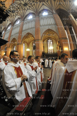 Msza krzyzma w katedrze pelplinskiej,pod przewodnictwem...
