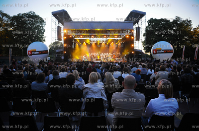 Gdansk. Plac Zebran Ludowych. Scena Muzyczna. Gdanskie...