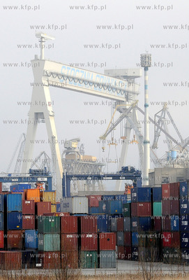 Stocznia Gdynia S.A. Widok od strony Estakady Kwiatkowskiego
20.03.2011
Fot....