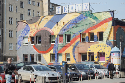 Teatr Miejski im. Witolda Gombrowicza przy ul. Bema...