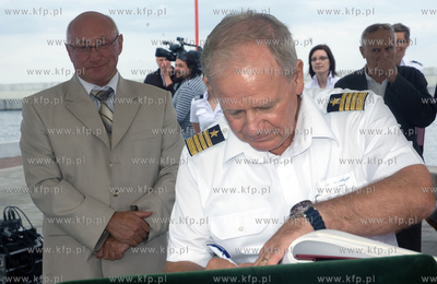 Na Nabrzerzu Pomorskim w Gdyni w Alei Statkow odslonieto...