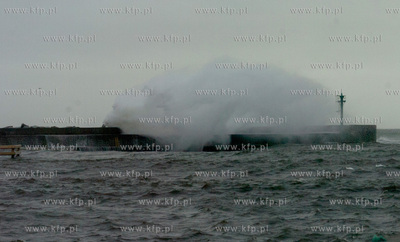 Sztormowa pogoda w Ustce 31.01.2013 
fot. Pahaoo/KFP