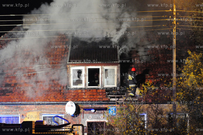 Pożar na Oruni Dolnej. Pożar wybuchł ok. 21.20 w...