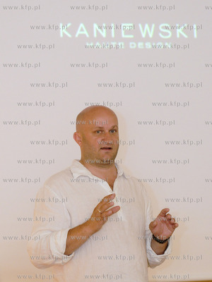 Janusz Kaniewski, polski projektant, ktory pracowal...