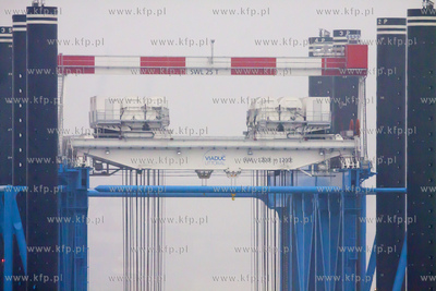 Zourite, barka samopodnosna do budowy estakady przybrzeznej...