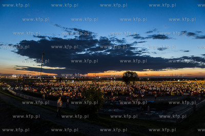 Młodzi z całego świata w sobotę, w przedostatni...