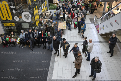 Gdańsk. C.H. Manhattan. Promocja albumu Fot. Kosycarz....