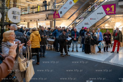 Gdańsk, Centrum Handlowe Manhattan. Spotkanie promocyjne...