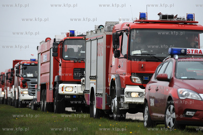 Ćwiczenia podczas symulowanego pozaru cysterny z gazem...