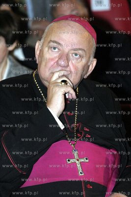 ks. Bernard Szlaga - biskup pelplinski. 6.10.2004 fot....