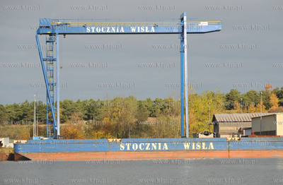 Stocznia Wisla nad Martwa Wisla w Gdansku w Gorkach...