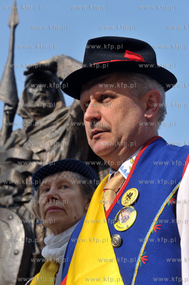 Uroczystosci rozpoczecia Dnia Kaszubskiego pod pomnikiem...