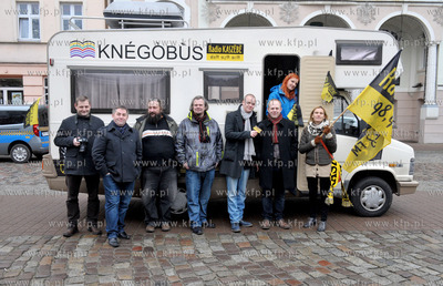 Wejherowo, Plac Jakuba Wejhera. Start Knegobusa Radia...