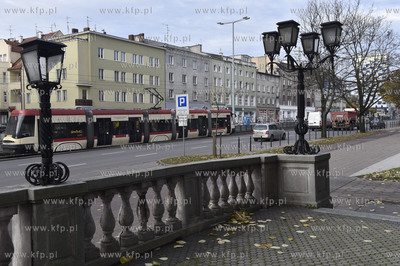 Gdańsk Wrzeszcz. Aleja Gruwaldzka i tramwaj widziane...