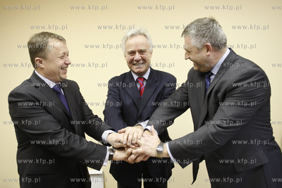 Gdansk. Podpisanie umowy pomiedzy GdanskimTeatrem Szekspirowskim...