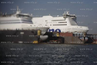 Gdansk. Promy Cap Finistere i Stena Scandinavica w...
